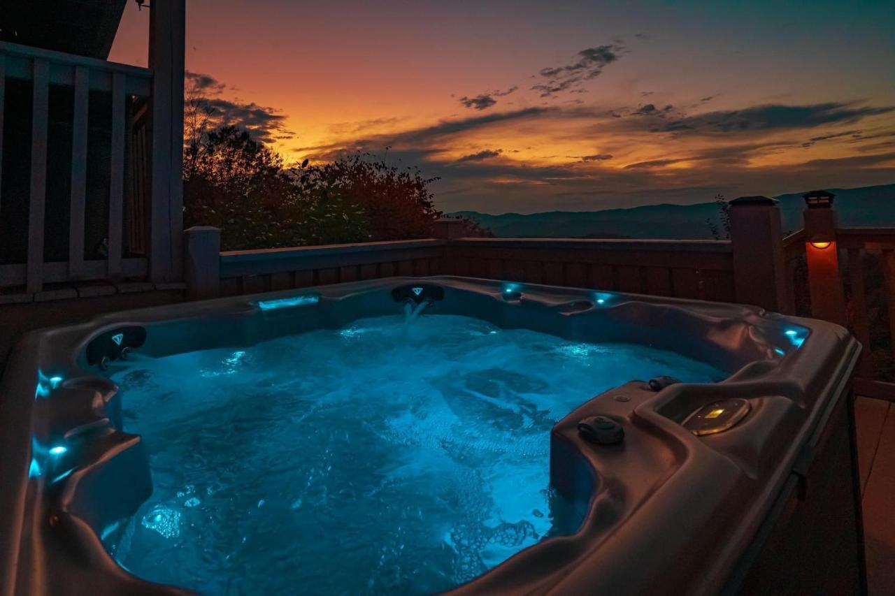 Tanasi Lodge - Reunions, Retreats, Weddings, Family Getaways Sevierville Exterior foto